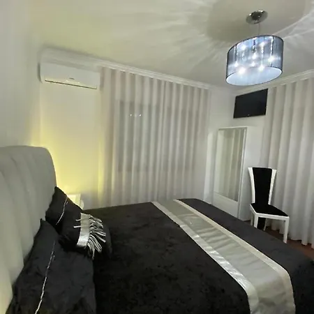 Lux House Casa de hóspedes