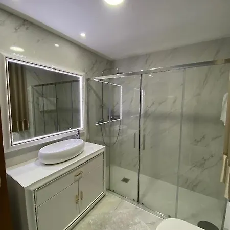 Lux House 3* Ferreira (Porto)