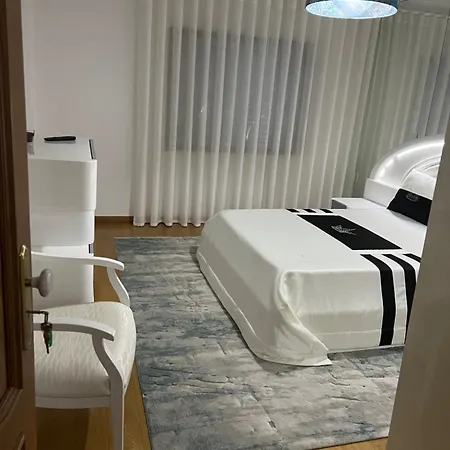 Casa de hóspedes Lux House